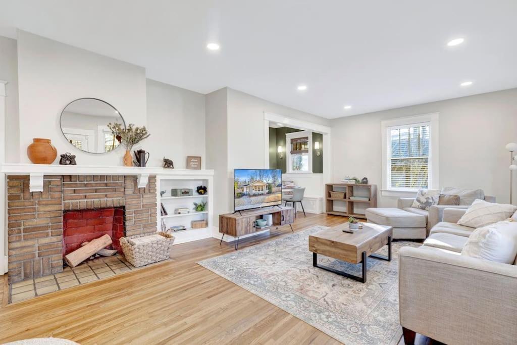 Historic Family Getaway Mins From Downtown Villa Birmingham Exterior foto